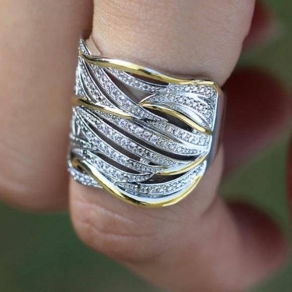 TWO TONE 925 STERLING SILVER DIAMOND HALO RING, CUTE RING, SHINY RING. - Picture 2 of 6